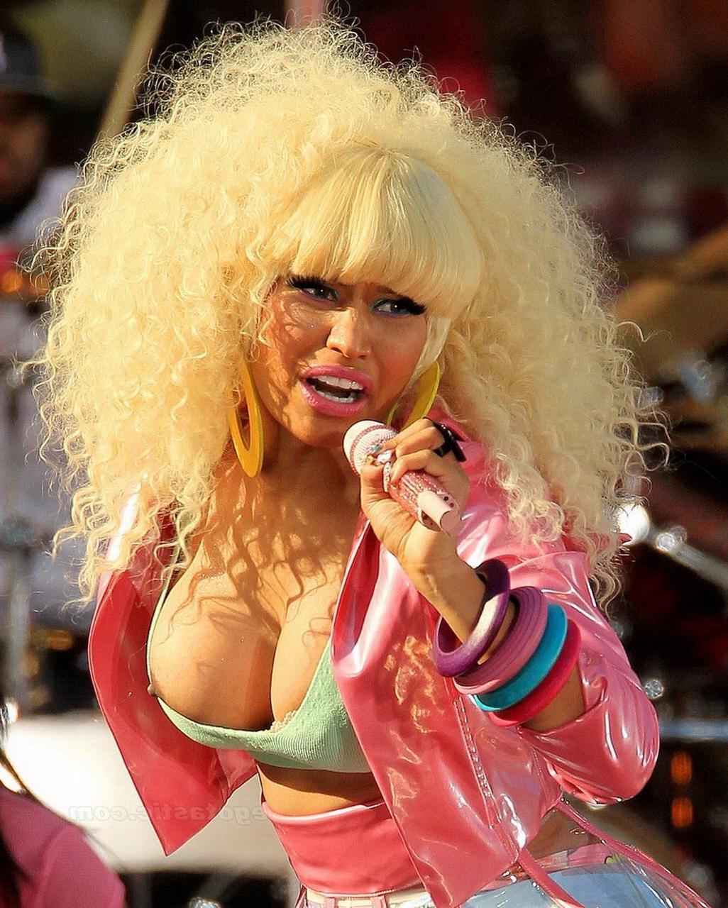 16P Nicki Minaj nipple slip on Good Morning America show