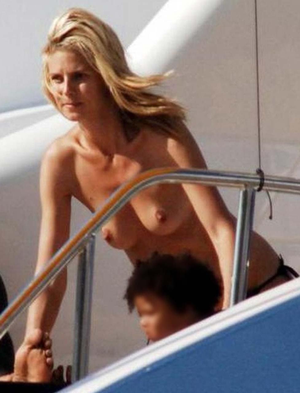 16P Heidi Klum fucking sexy and hot bikini and topless paparazzi photos