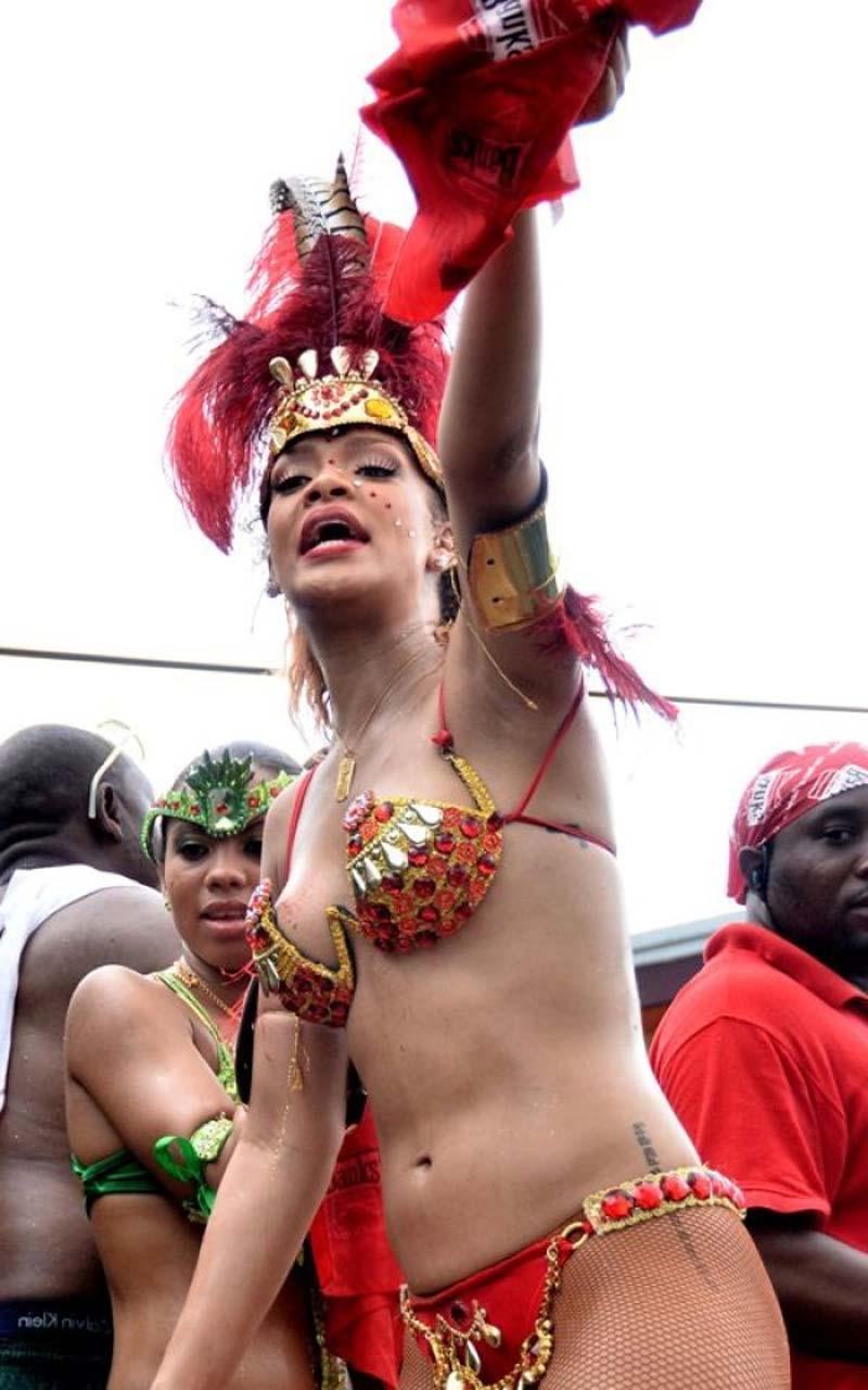 16P Rihanna exposing her sexy body and hot ass while she is dressed like a whore