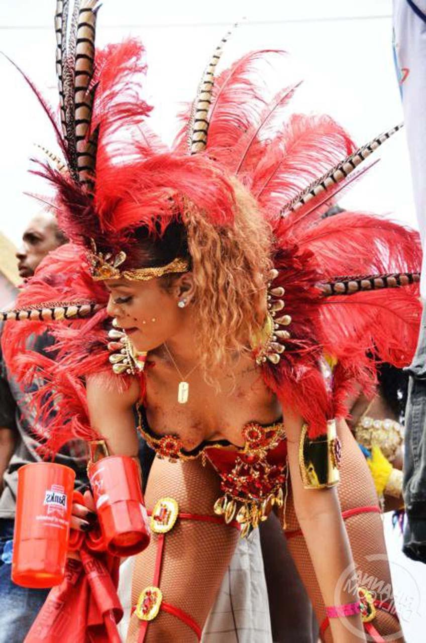 16P Rihanna exposing her sexy body and hot ass while she is dressed like a whore