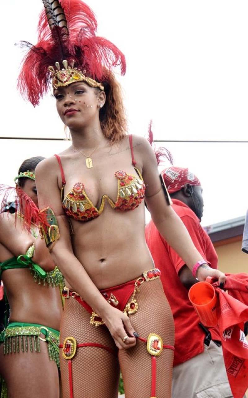 16P Rihanna exposing her sexy body and hot ass while she is dressed like a whore