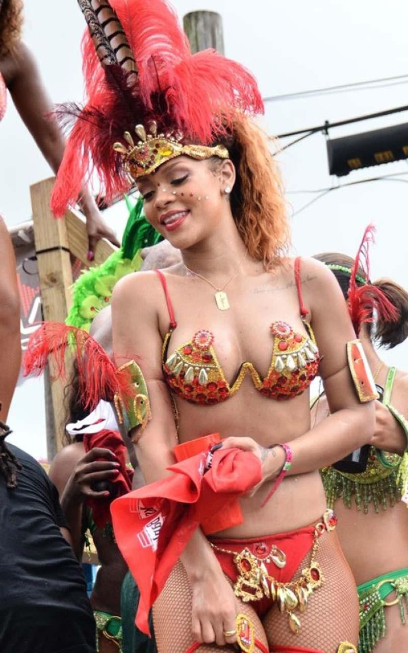 16P Rihanna exposing her sexy body and hot ass while she is dressed like a whore