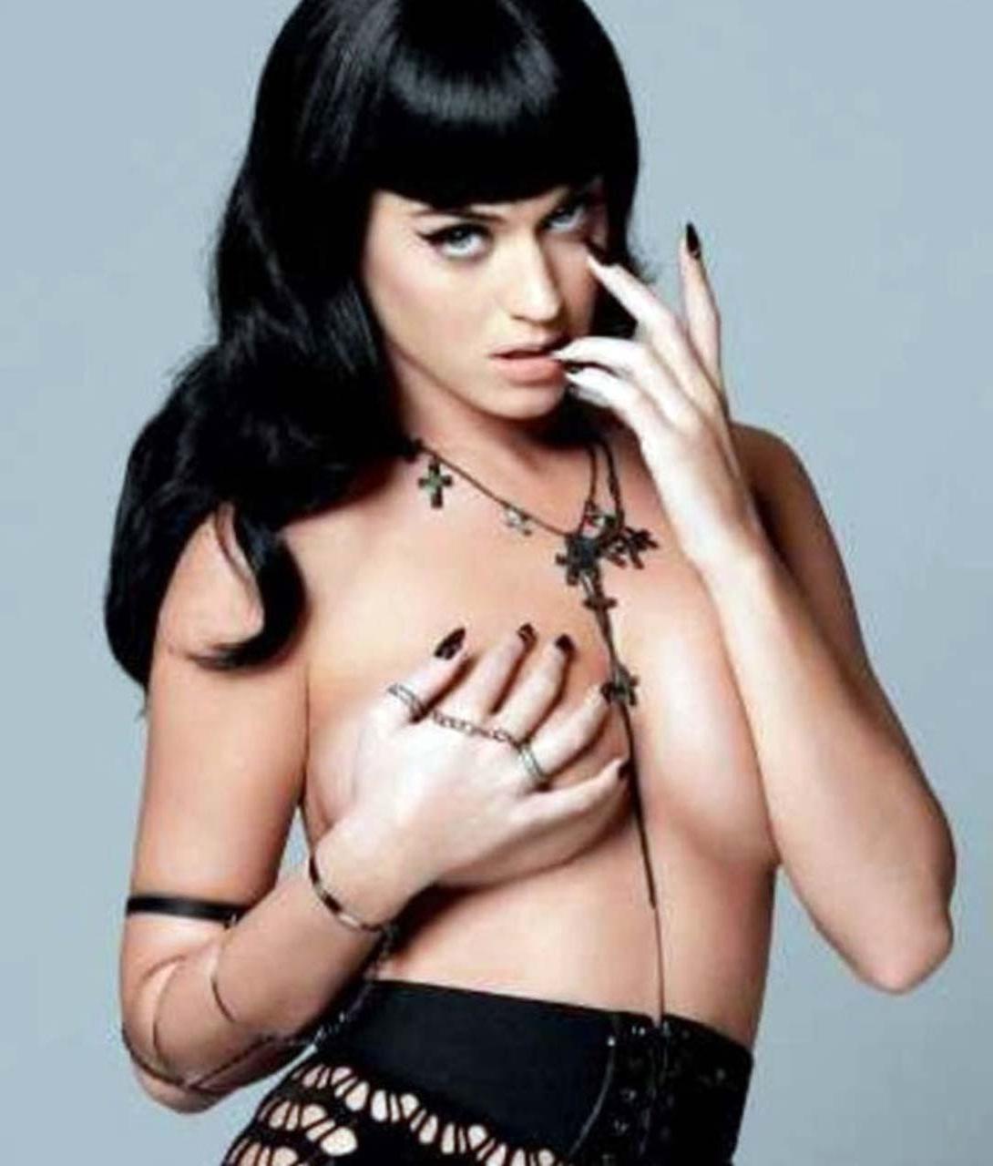 16P Katy Perry exposing her sexy body and fucking huge boobs