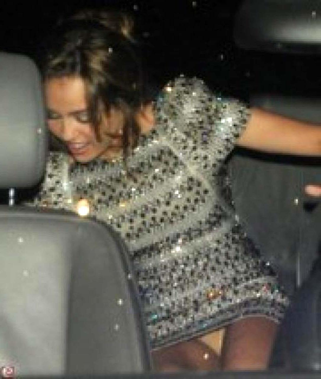 15P Miley Cyrus sexy and hot private and nipple slip paparazzi photos