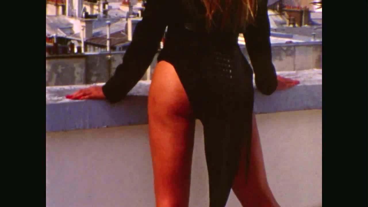 16P Beyonce Knowles exposing her fucking sexy body and nice tits in underwear