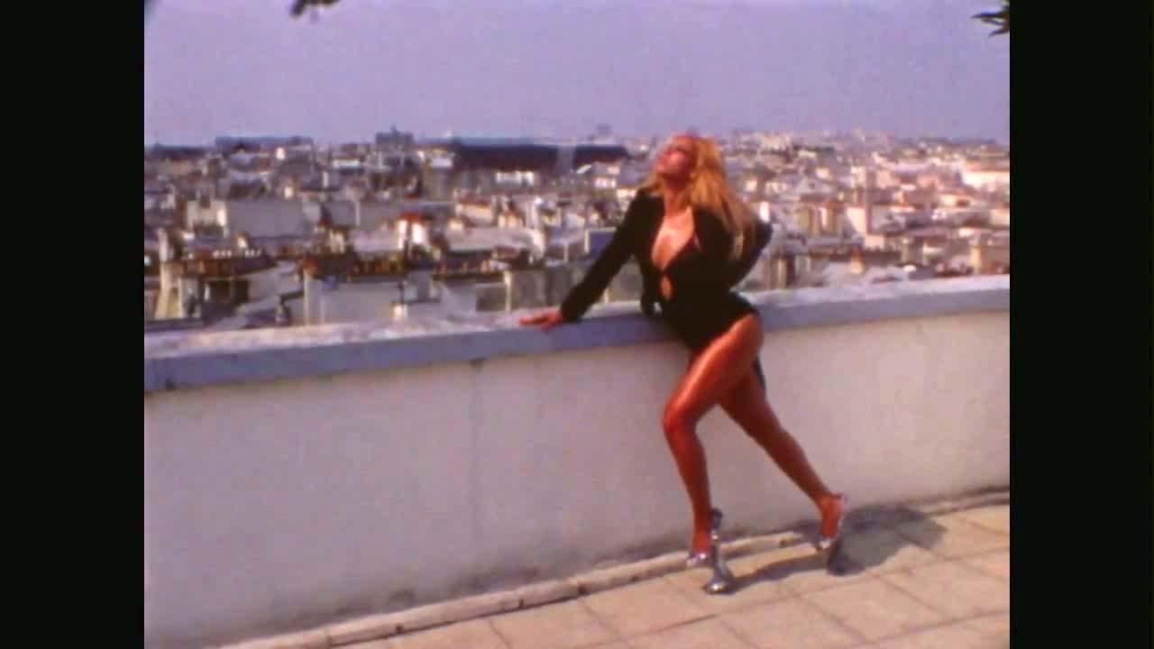 16P Beyonce Knowles exposing her fucking sexy body and nice tits in underwear