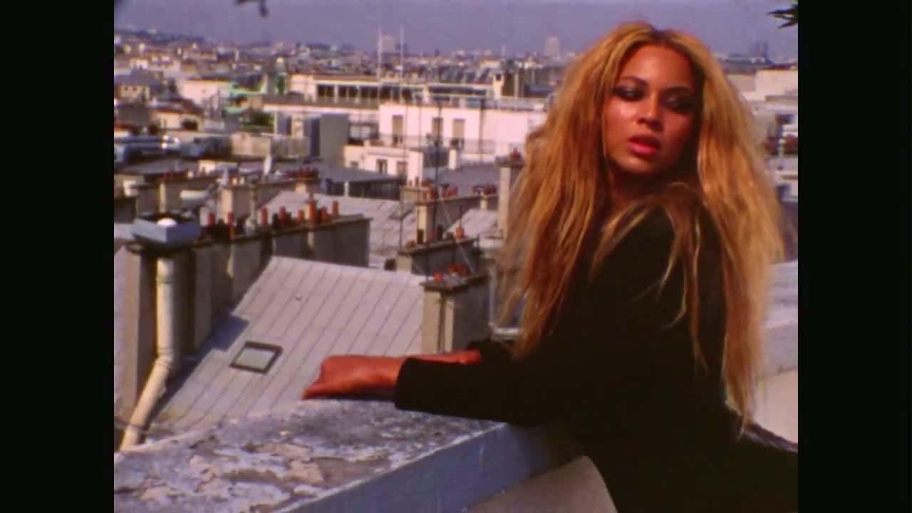 16P Beyonce Knowles exposing her fucking sexy body and nice tits in underwear