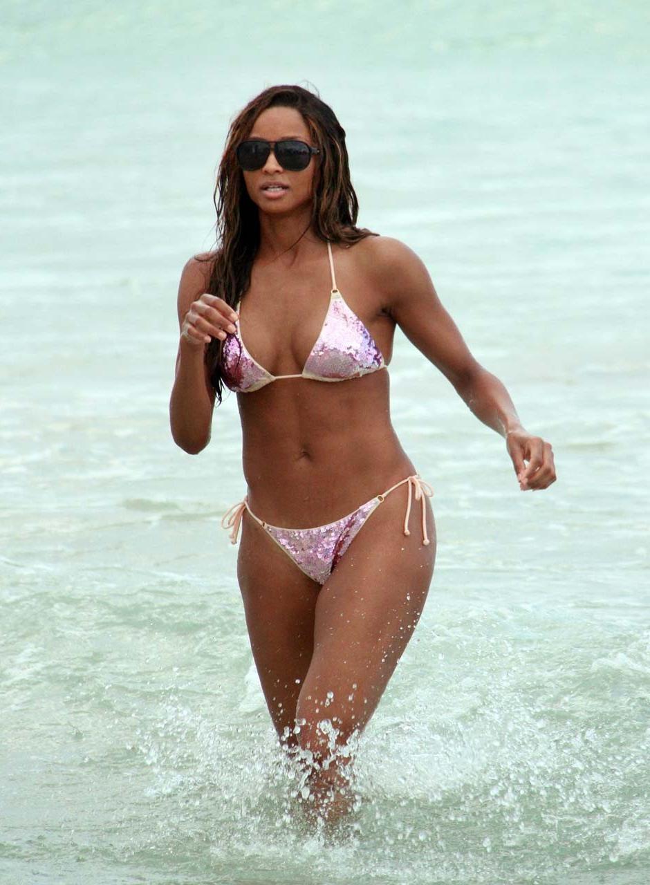 16P Ciara exposing her fucking sexy body and hot ass in bikini on beach