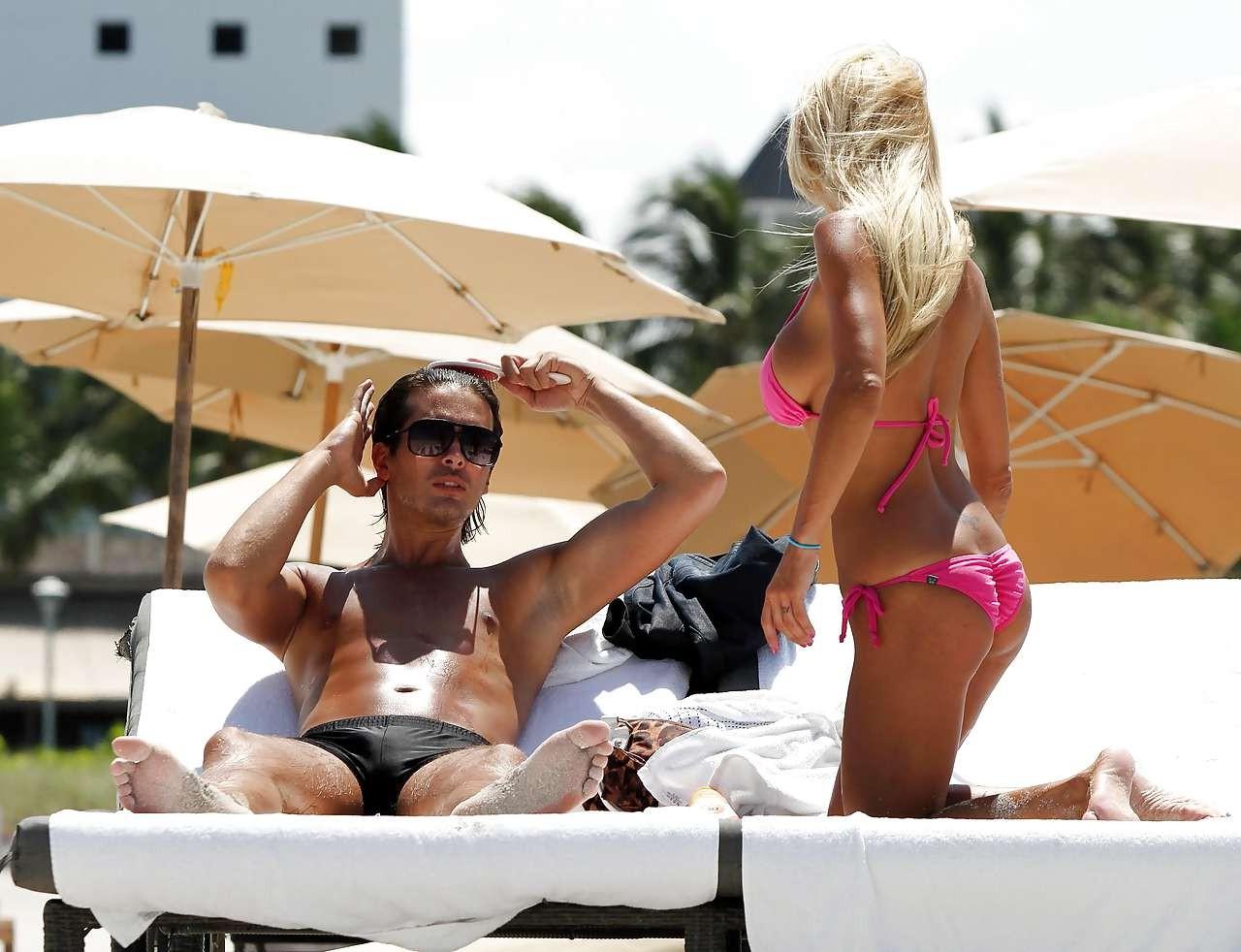 16P Shauna Sand enjoy with boyfriend in pink bikini on beach caught by paparazzi