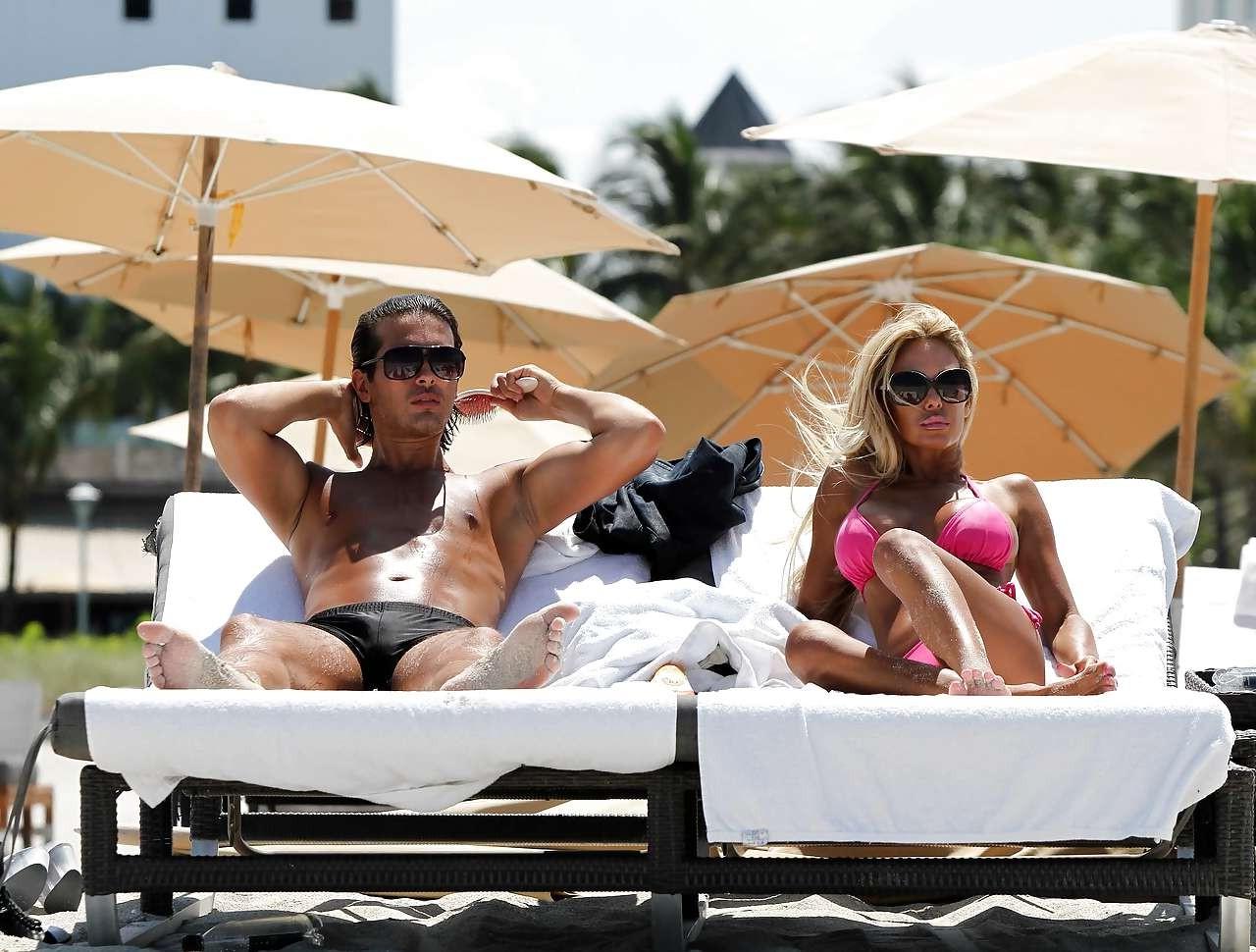 16P Shauna Sand enjoy with boyfriend in pink bikini on beach caught by paparazzi