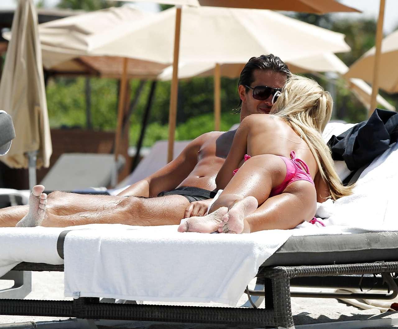 16P Shauna Sand enjoy with boyfriend in pink bikini on beach caught by paparazzi