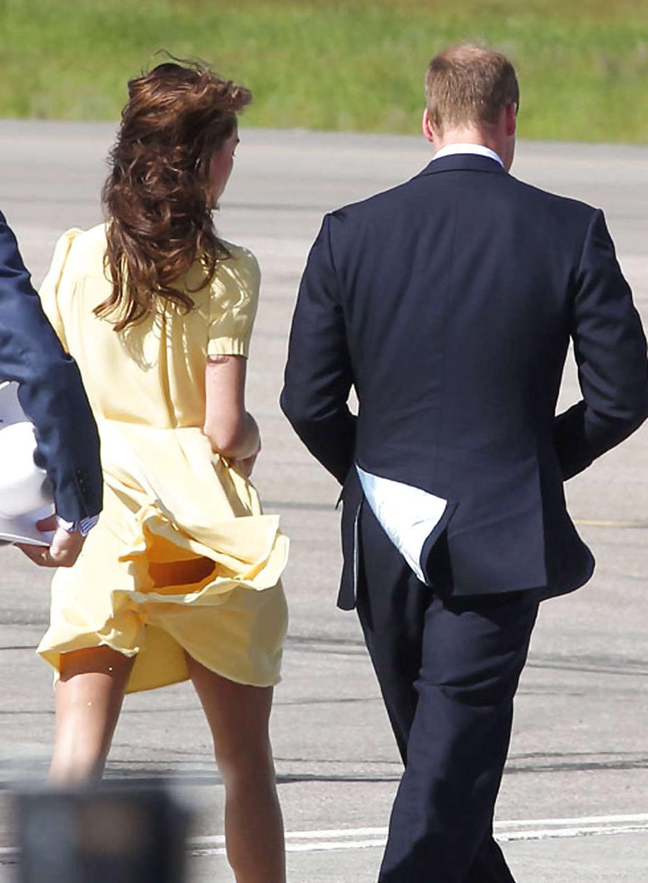 16P Kate Middleton showing her panties while wind blow her yellow dress