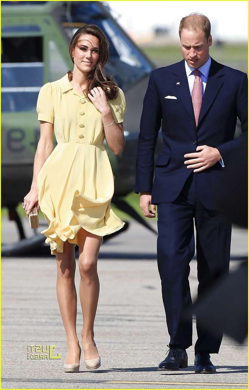 16P Kate Middleton showing her panties while wind blow her yellow dress