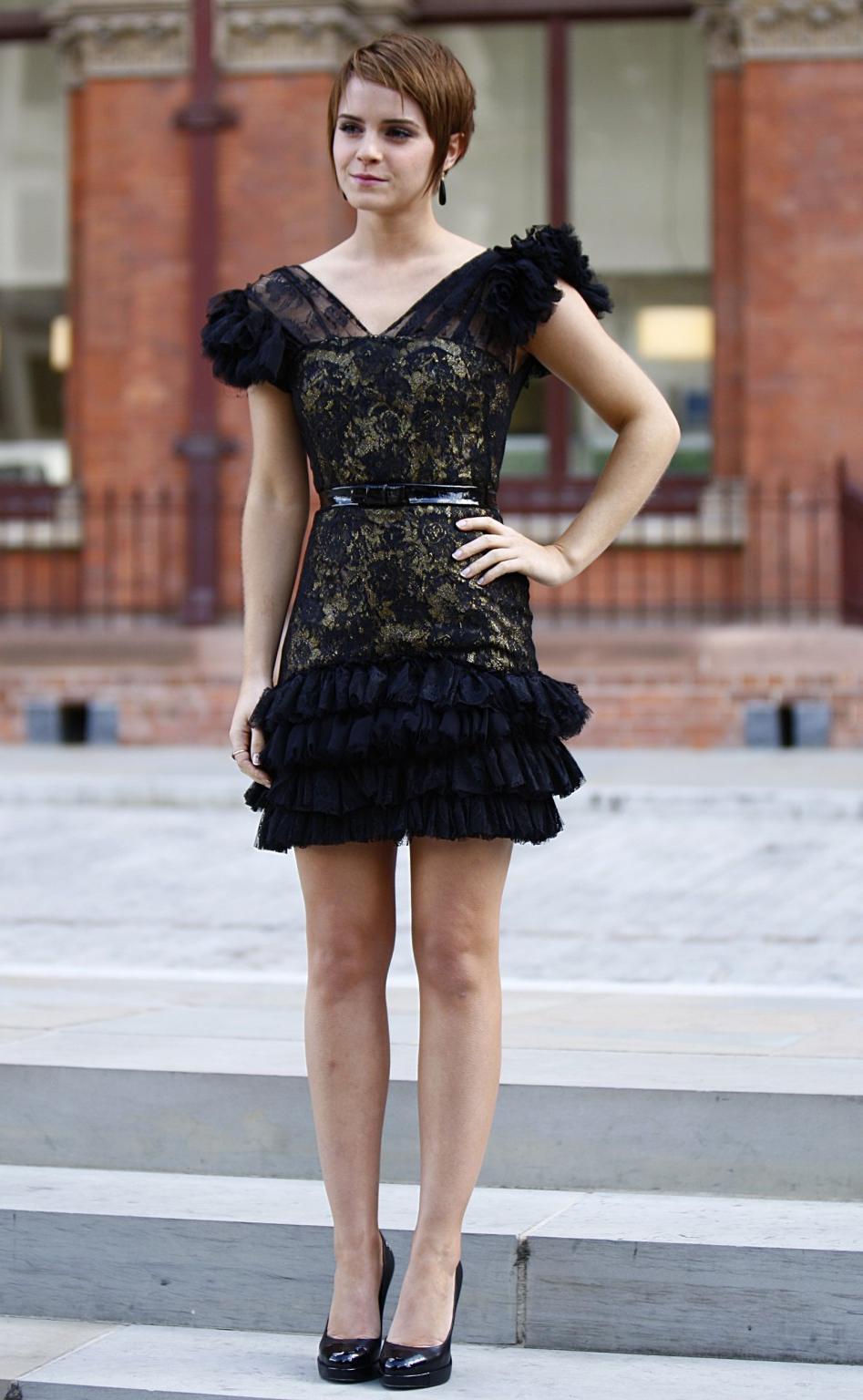16P Emma Watson stunning at the press conference of Harry Potter and the Deathly Hal