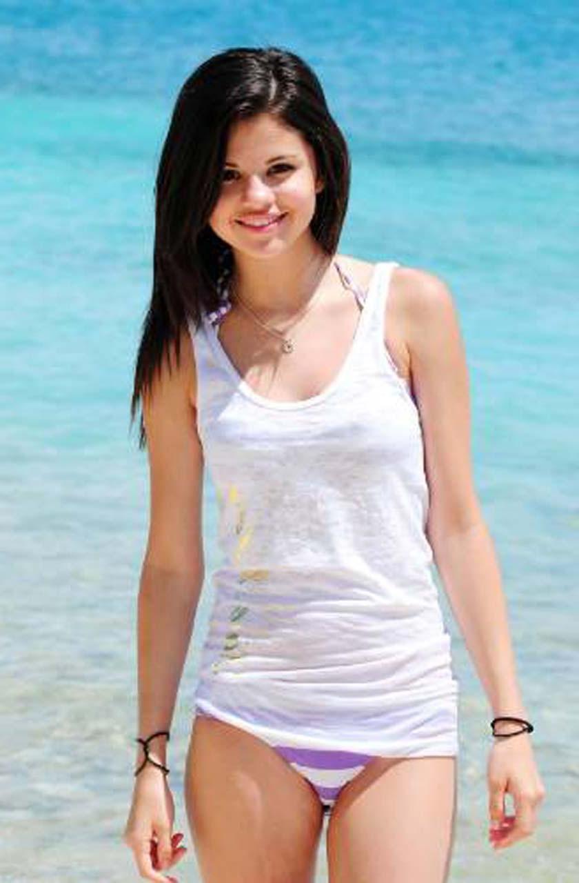 16P Selena Gomez looking very sexy and hot in bikini on her private photos