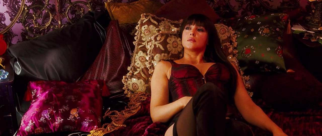 16P Monica Bellucci showing her nice big tits and fucking and posing in stockings