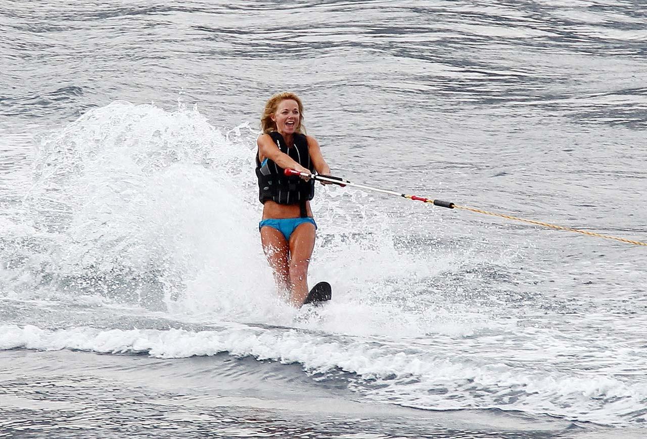 16P Geri Halliwell fucking sexy and hot bikini and topless paparazzi photos