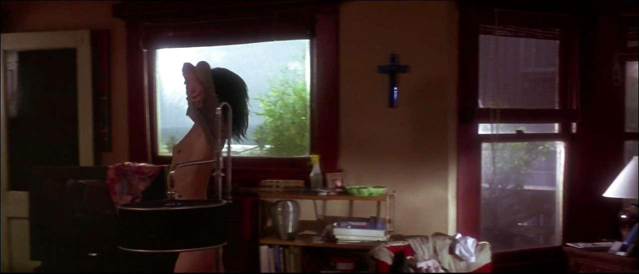 16P Juliette Lewis showing her nice tits in nude movie scenes