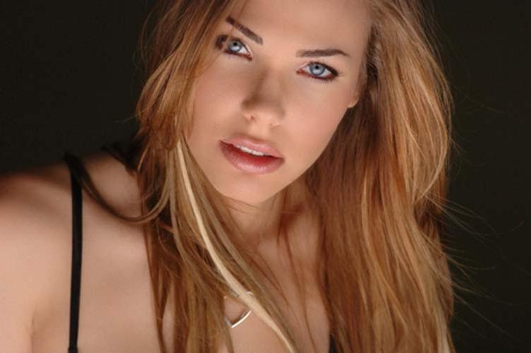 10P Ilary Blasi showing their super sexy ravishing body,tits and ass