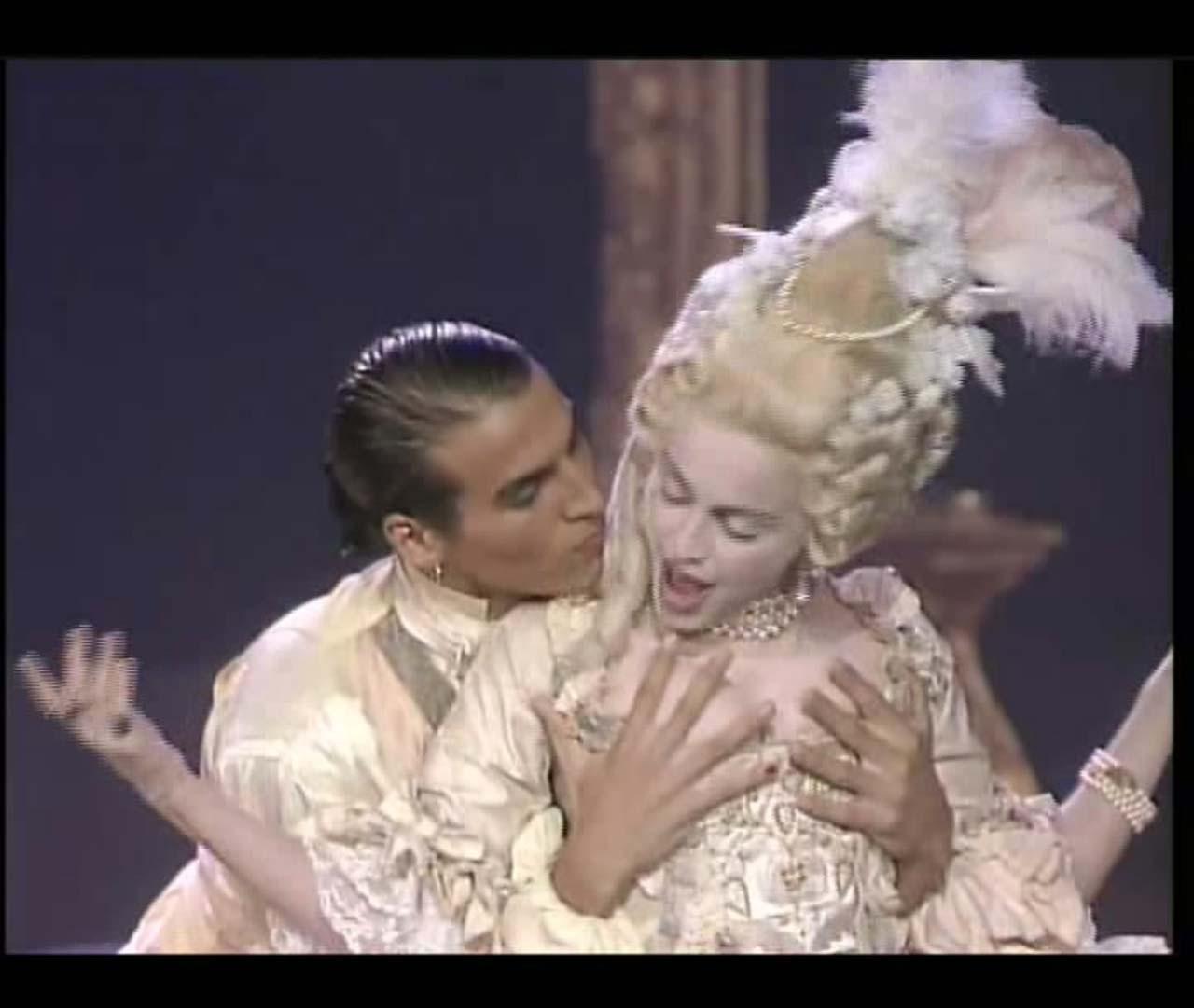 16P Madonna get fucking very hard and exposing her huge boobs