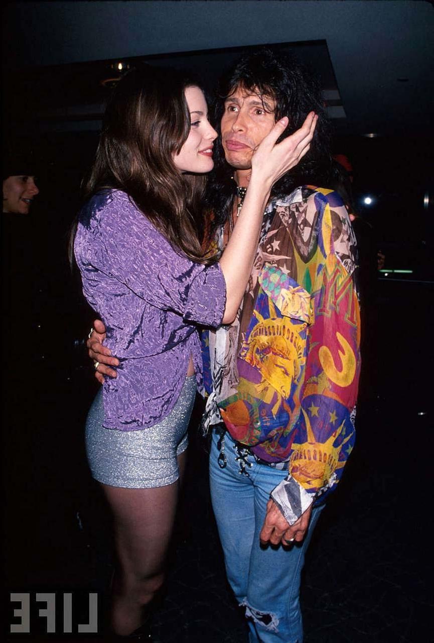 16P Liv Tyler looking fucking sexy and hot on her private photos