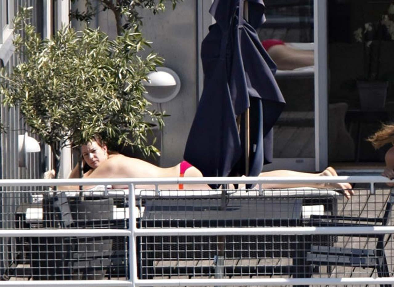 16P Liv Tyler looking fucking sexy and hot on her private photos