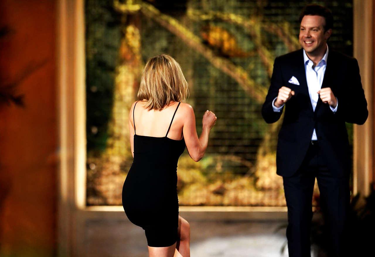 16P Jennifer Aniston showing her amazing legs in black mini skirt paparazzi pictures