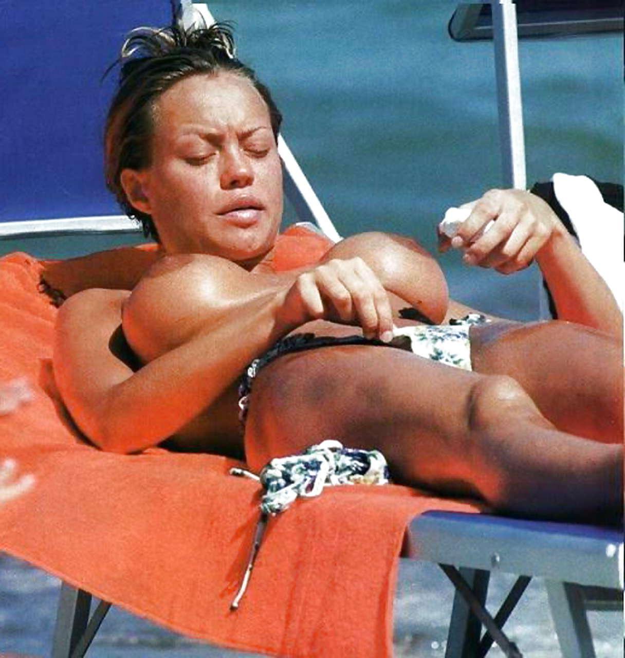 16P Anna Falchi showing her huge boobs paparazzi pictures and fucking hard