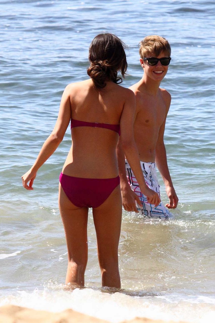 16P Selena Gomez showing sexy bikini body and making love with boyfriend on beach