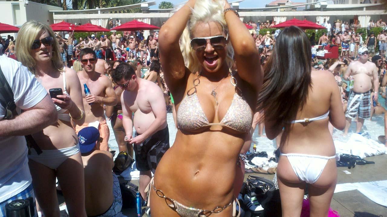 16P Maryse Ouellet exposing sexy body and huge boobs on private photos