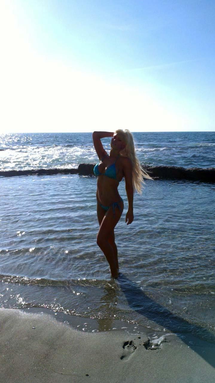 16P Maryse Ouellet exposing sexy body and huge boobs on private photos