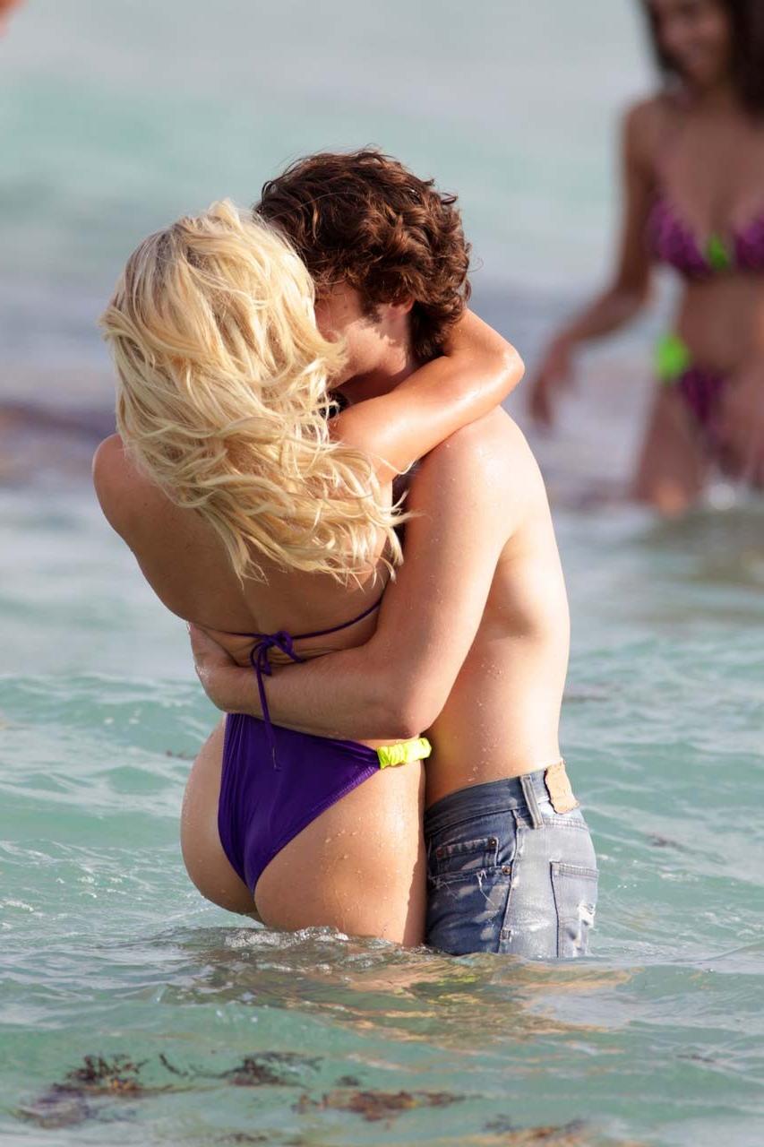 16P Julianne Hough showing her great ass in thong bikini on beach paparazzi pictures