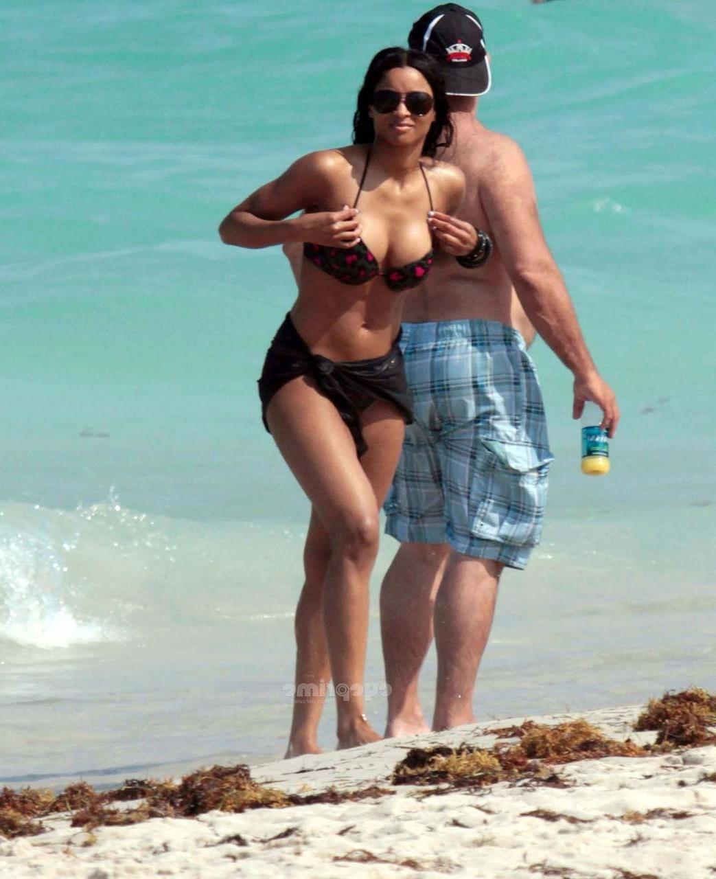 16P Ciara exposing her fucking sexy body and huge cleavage in bikini on beach