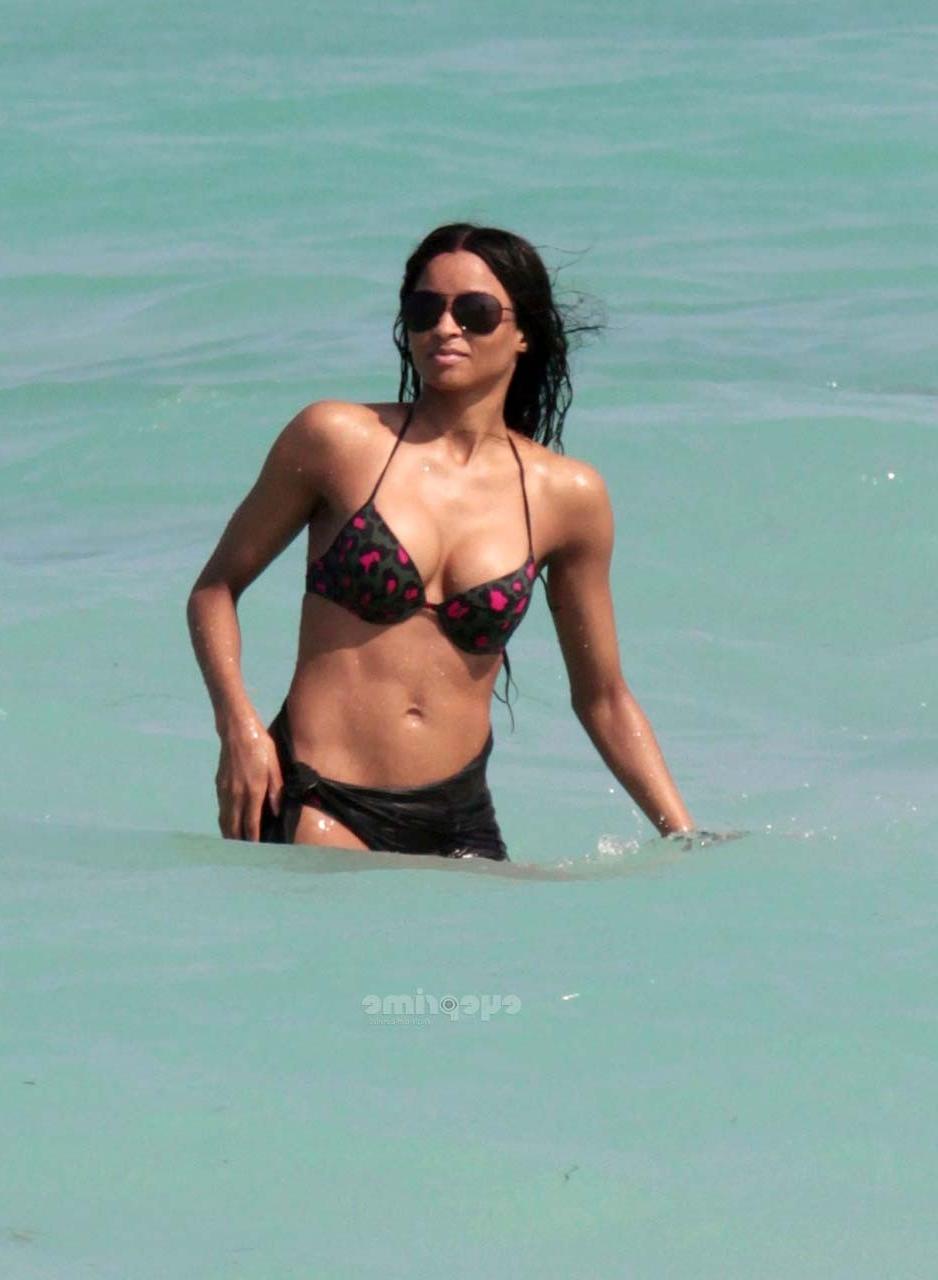 16P Ciara exposing her fucking sexy body and huge cleavage in bikini on beach