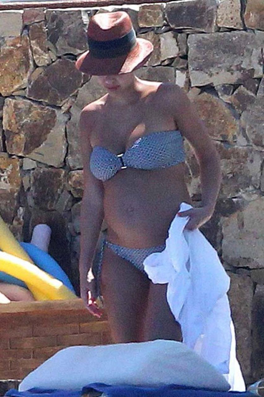 16P Jessica Alba exposing her sexy body and huge boobs in bikini on pool