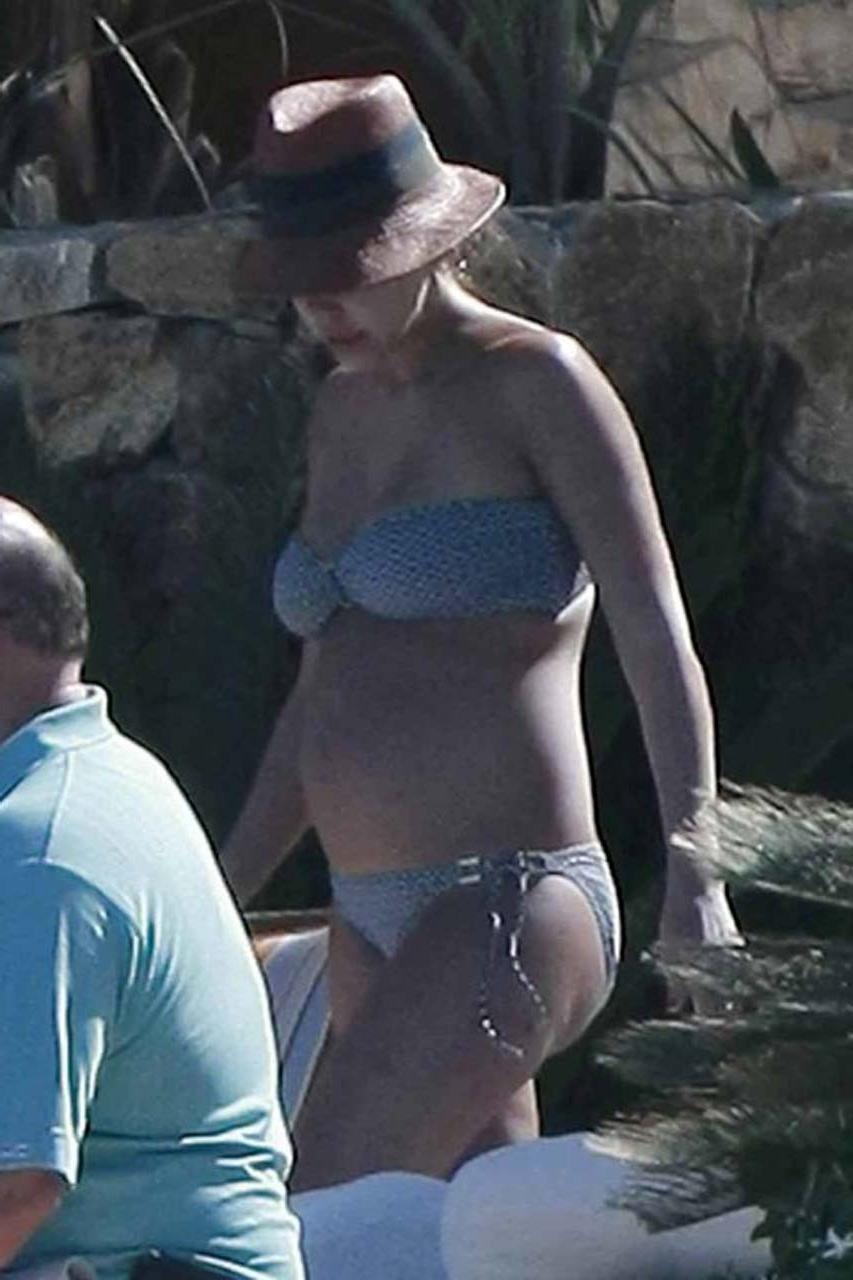 16P Jessica Alba exposing her sexy body and huge boobs in bikini on pool