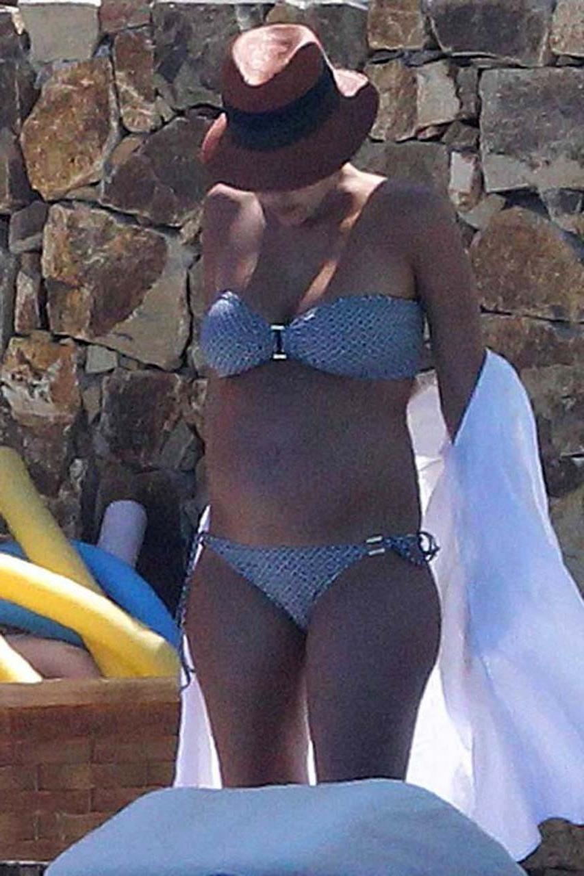 16P Jessica Alba exposing her sexy body and huge boobs in bikini on pool