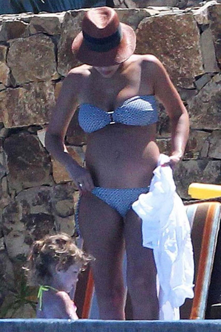 16P Jessica Alba exposing her sexy body and huge boobs in bikini on pool