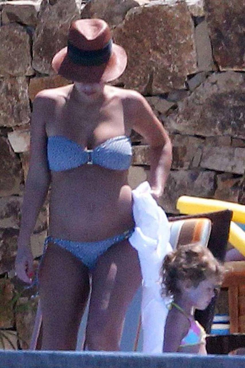 16P Jessica Alba exposing her sexy body and huge boobs in bikini on pool
