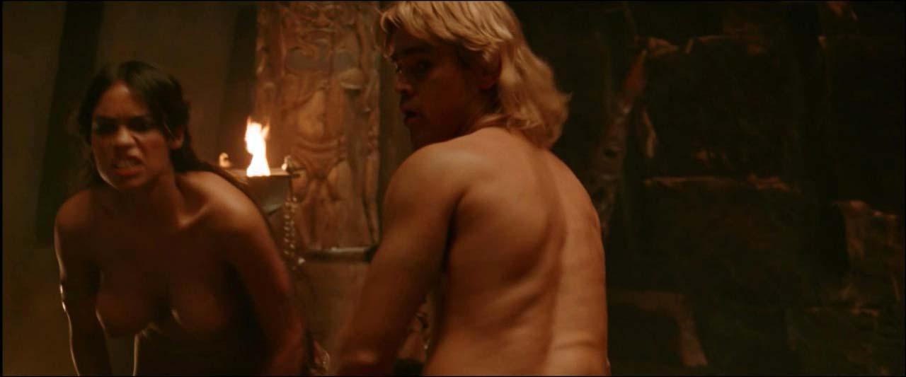 16P Rosario Dawson exposing her nice big boobs and fucking hard in movie