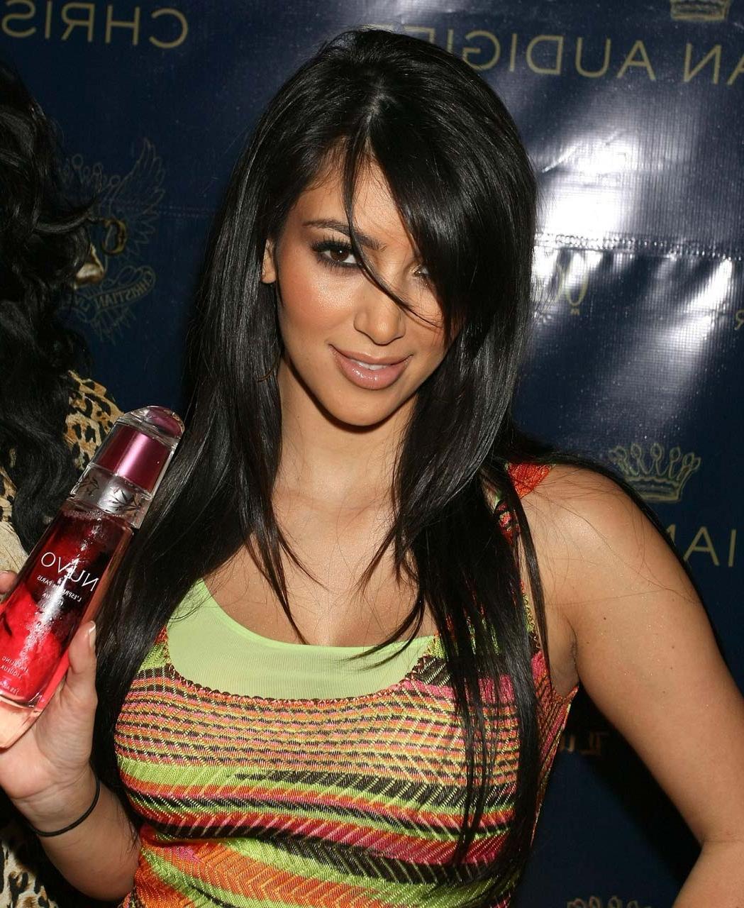 16P Kim Kardashian exposing her sexy body and fucking huge boobs