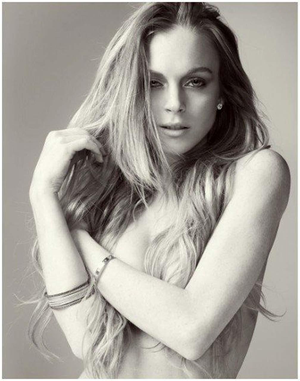 16P Lindsay Lohan posing nude and showing her fucking huge boobs