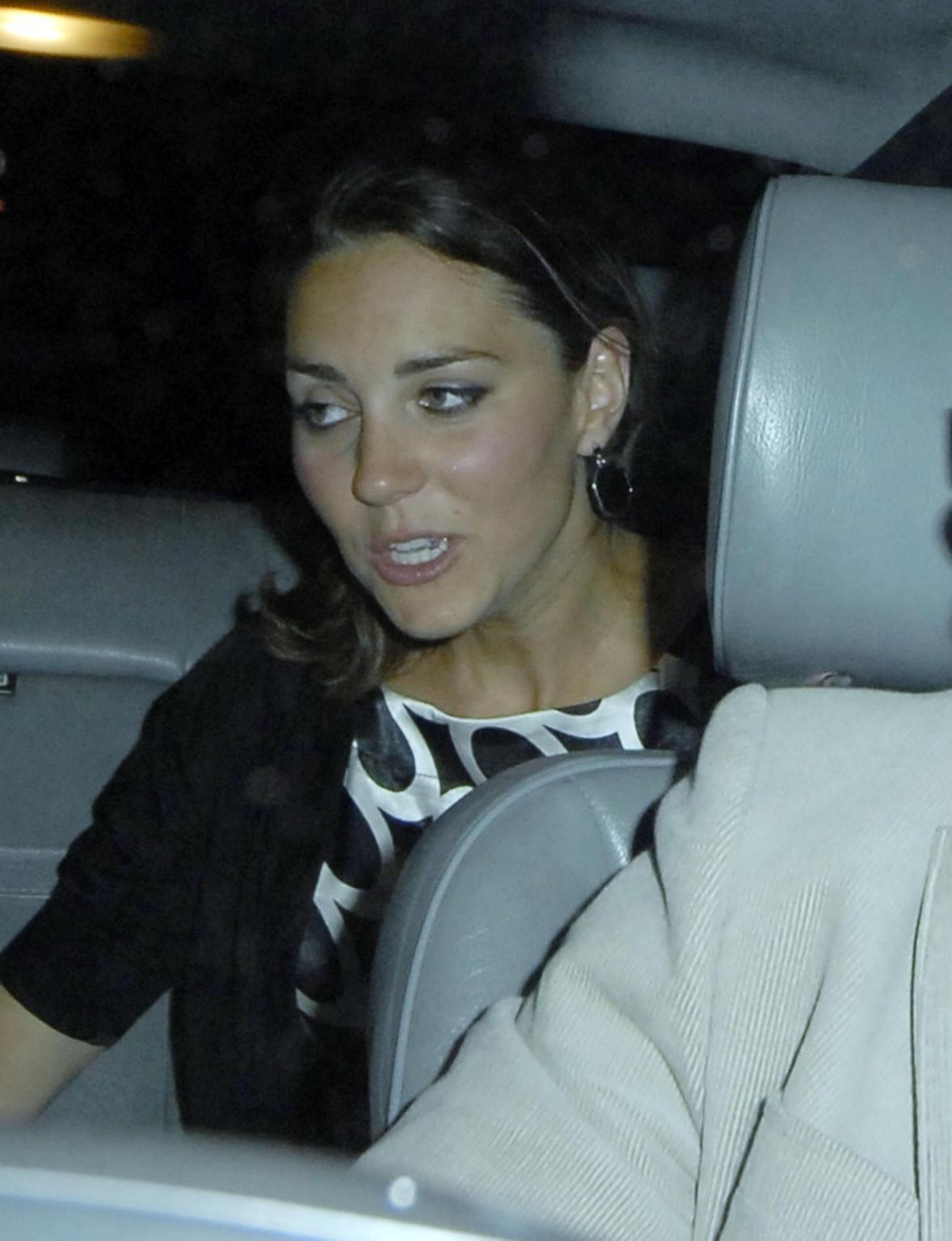 16P Kate Middleton flashing her royal panties outside Boujis Nightclub