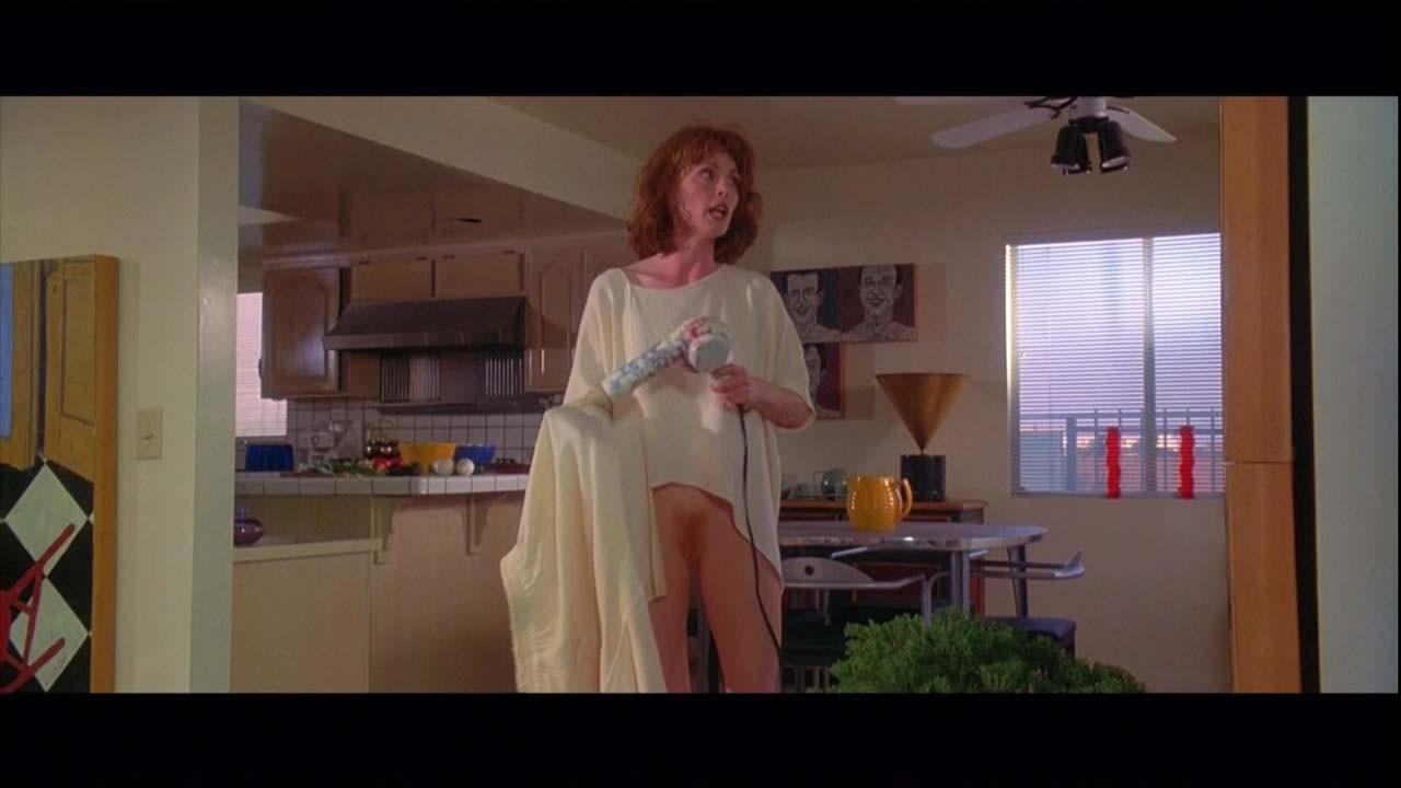 16P Julianne Moore exposing her nice big boobs and hairy pussy in nude movie scenes