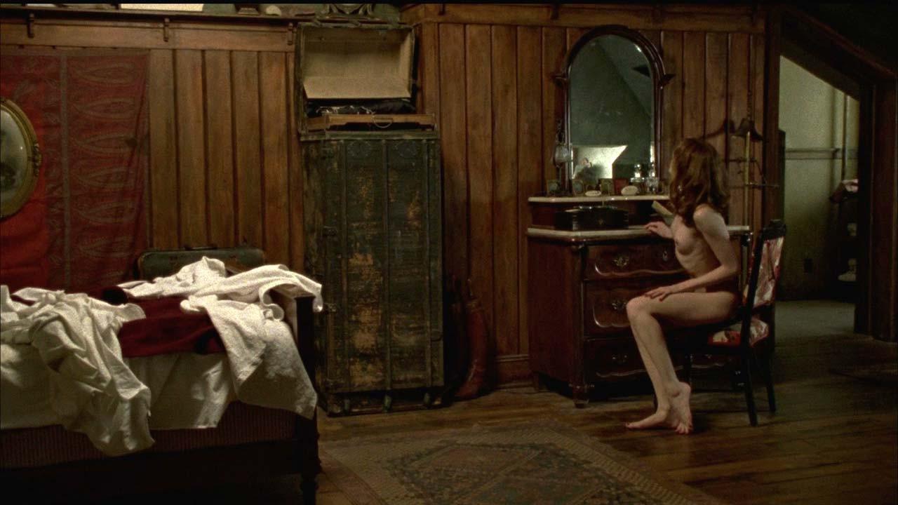 16P Evan Rachel Wood exposing her nice big boobs and hairy pussy in nude movie scene