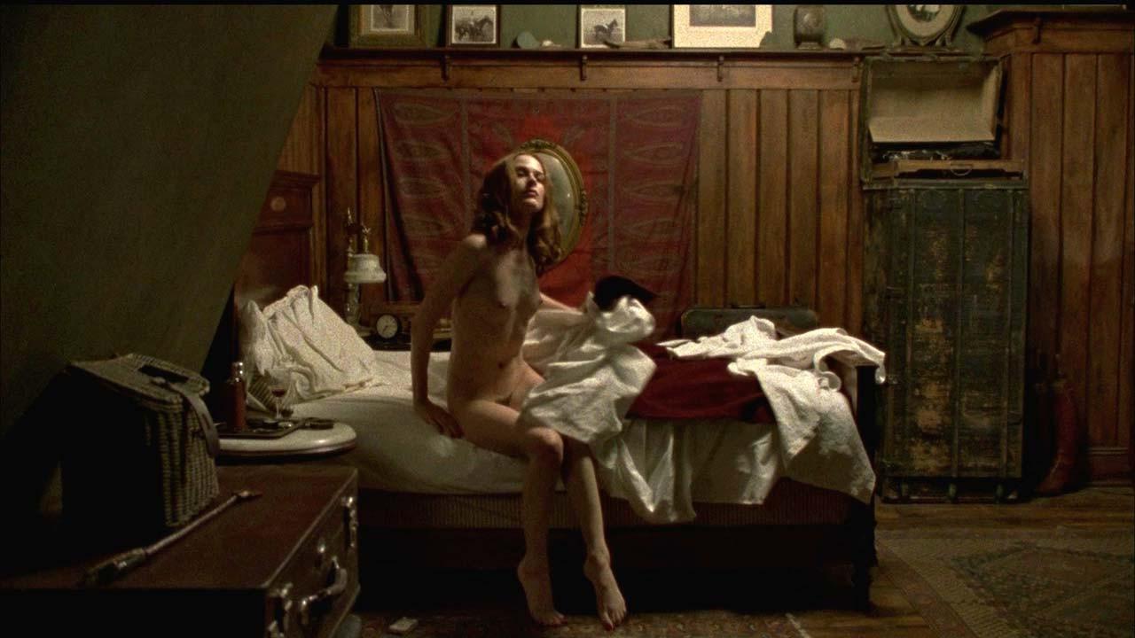 16P Evan Rachel Wood exposing her nice big boobs and hairy pussy in nude movie scene