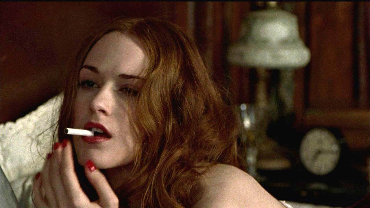 16P Evan Rachel Wood exposing her nice big boobs and hairy pussy in nude movie scene