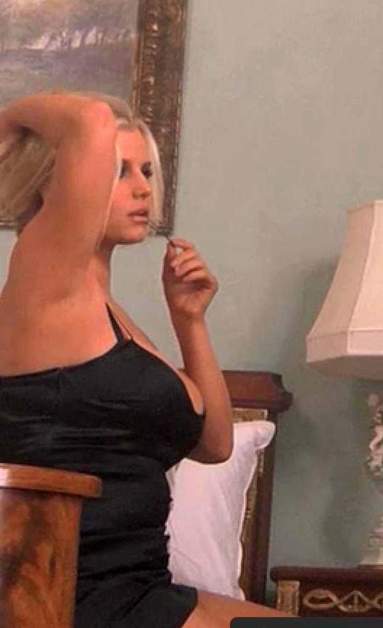 16P Jessica Simpson exposing fucking sexy body and huge boobs in lingerie