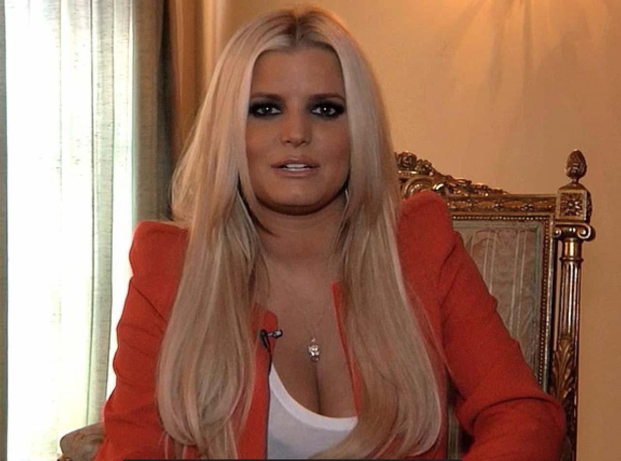 16P Jessica Simpson exposing fucking sexy body and huge boobs in lingerie