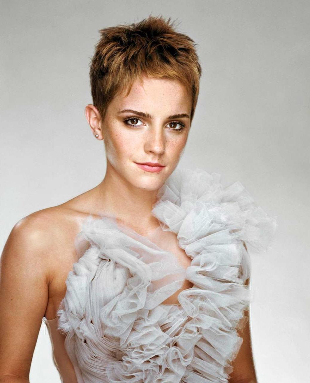 16P Emma Watson looking fucking sexy and hot in nice see thru dress
